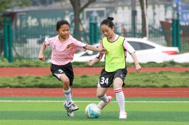 利用足球比赛提升女队球员整体素养 利用足球比赛提升女队球员整体素养
