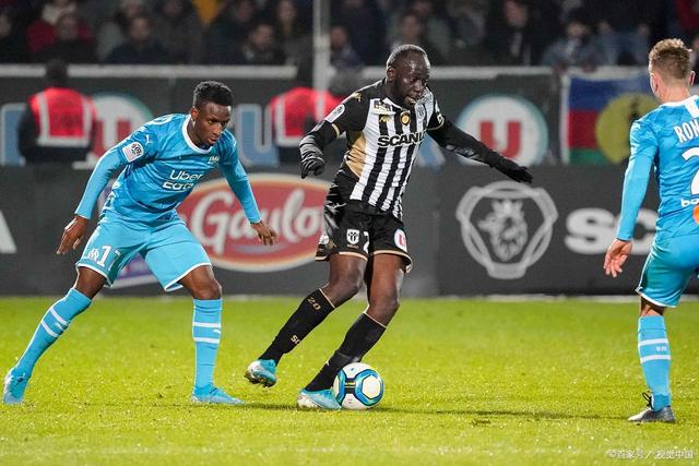 圣埃蒂安主场大胜,继续领跑积分榜的简单介绍 圣埃蒂安主场大胜,继续领跑积分榜的简单介绍