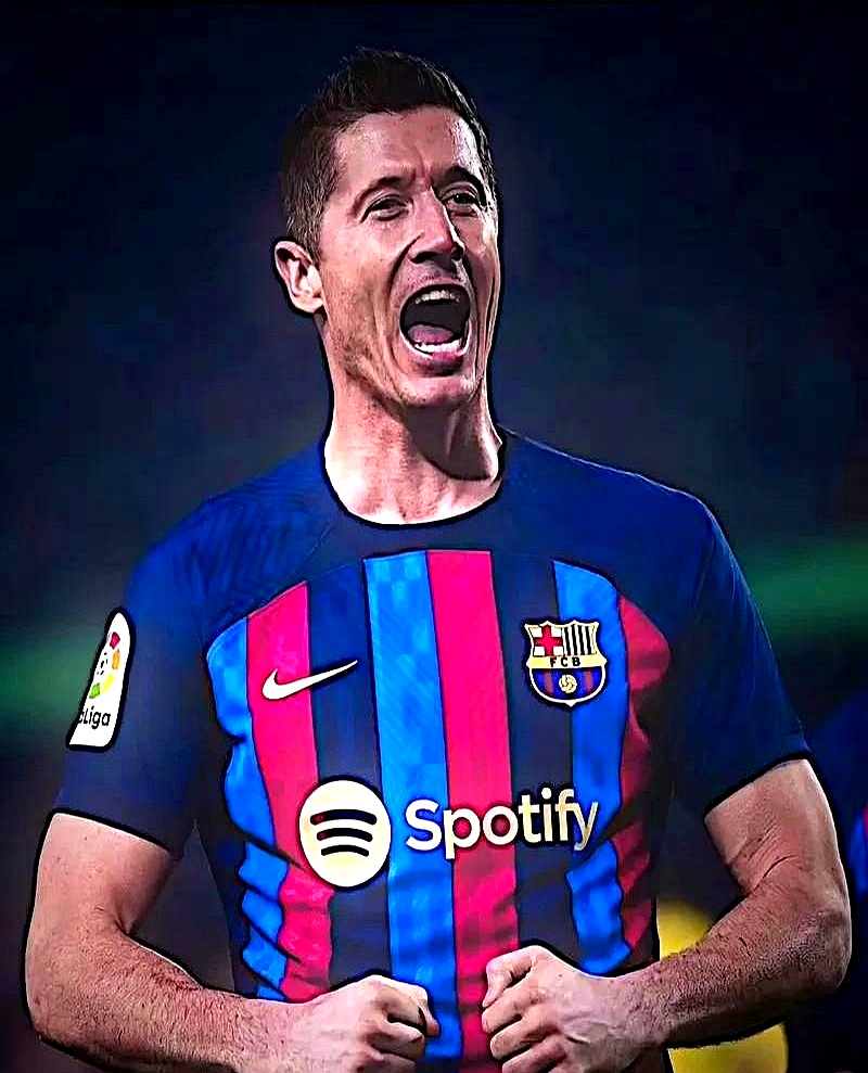 巴萨队长梅西指导新秀,展现领袖风范 巴萨队长梅西指导新秀,展现领袖风范