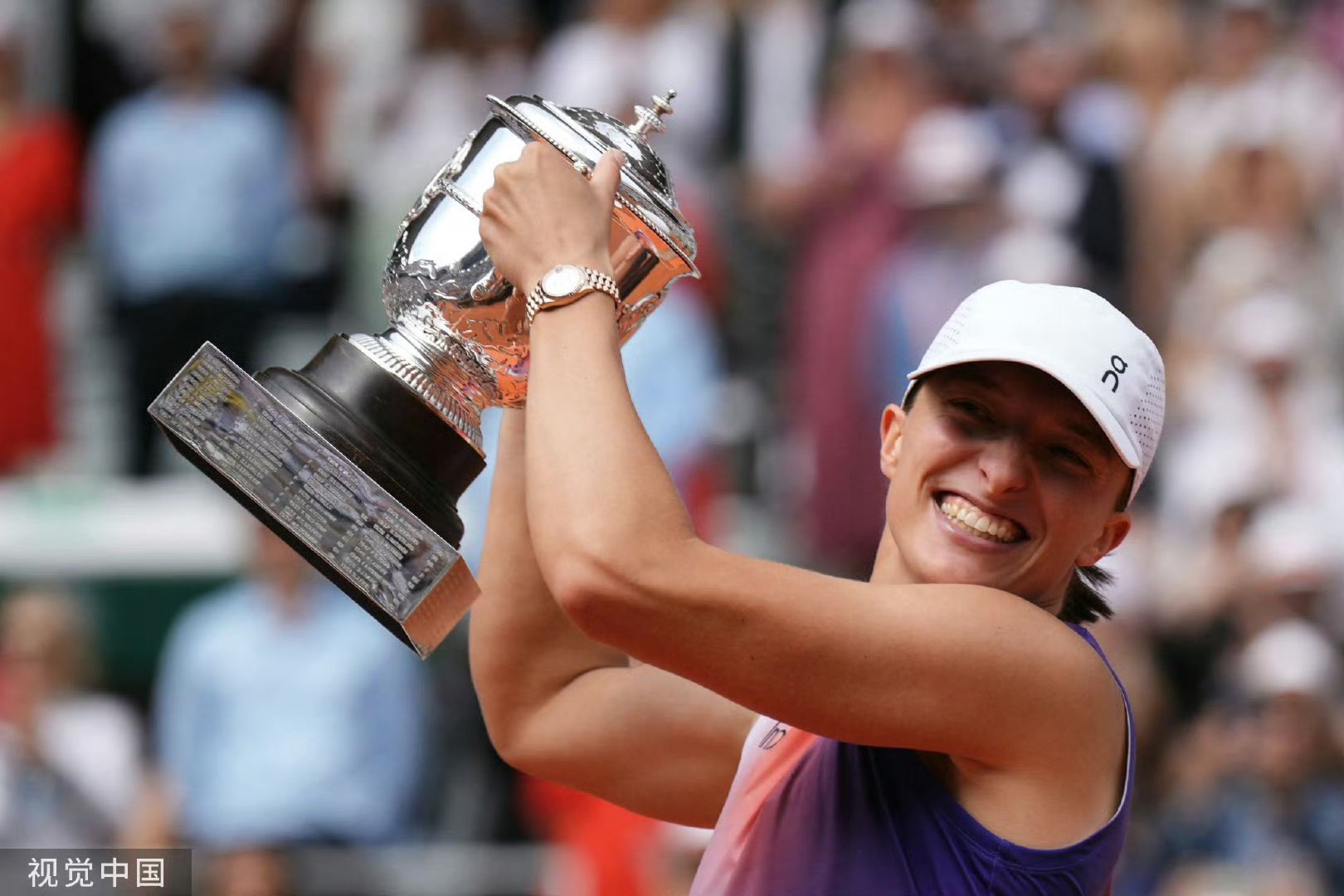 俄罗斯人士高分夺冠赢得掌声 俄罗斯人士高分夺冠赢得掌声