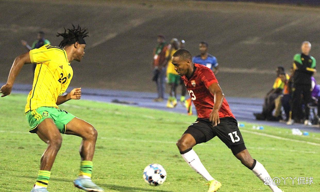 特立尼达和多巴哥球队备战重要比赛，气氛紧张的简单介绍