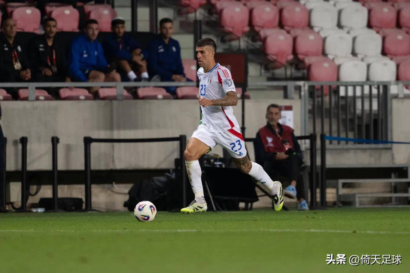 包含摩尔多瓦主场击败保加利亚，小组排名有所提升的词条